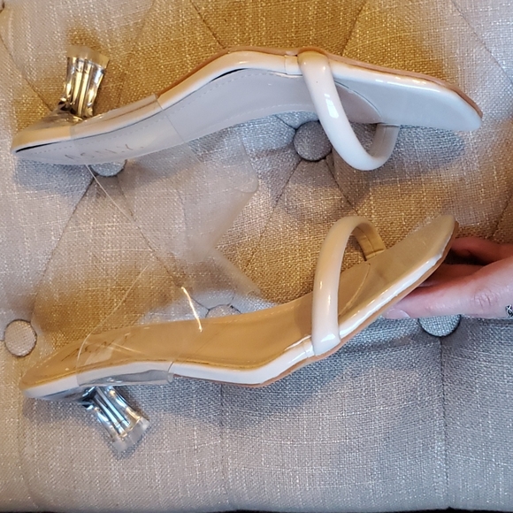 Women's Plexi Strap Slide Kitten Heels Sandals sz 6 - Picture 4 of 5